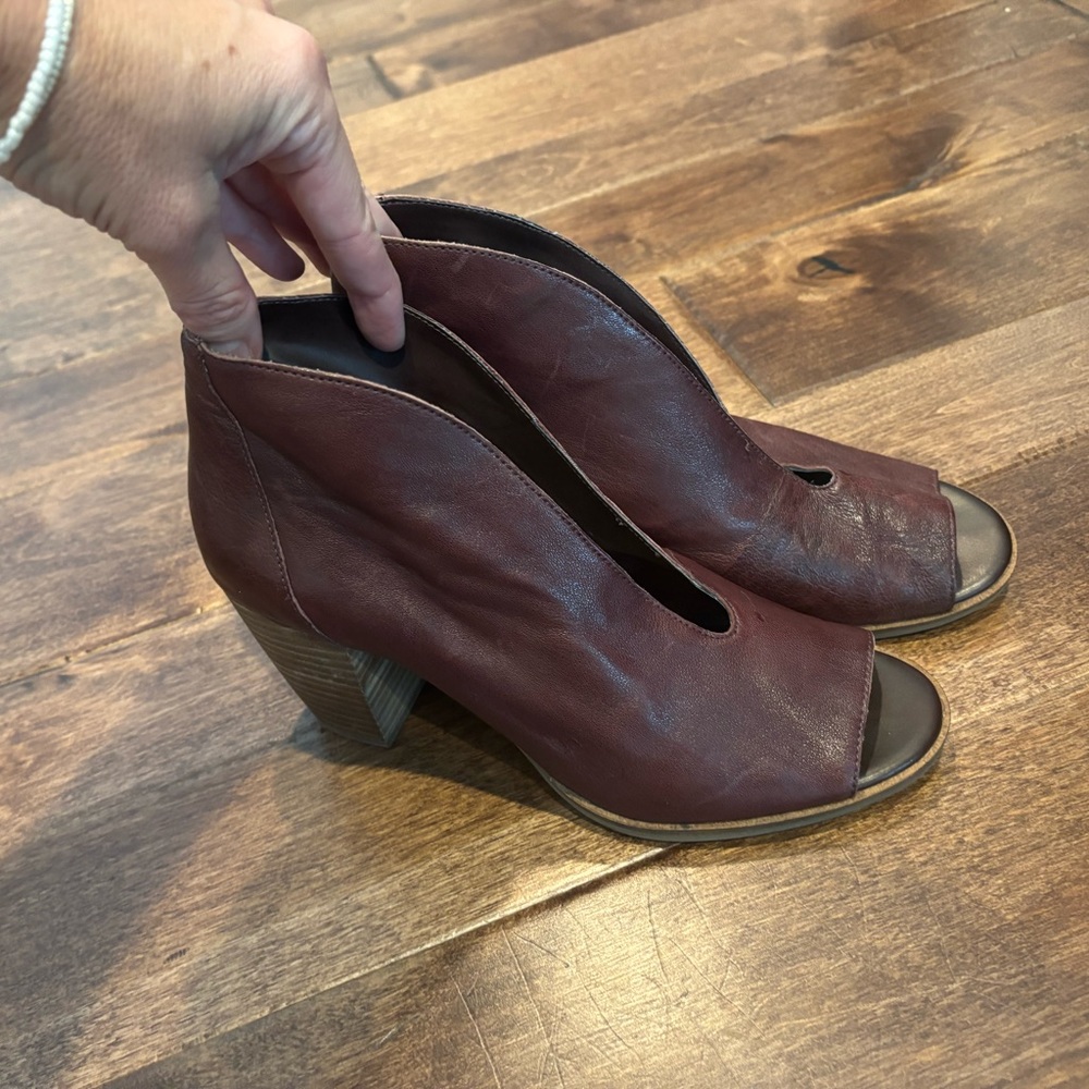 Elegant Brown Peep-Toe Ankle Boots